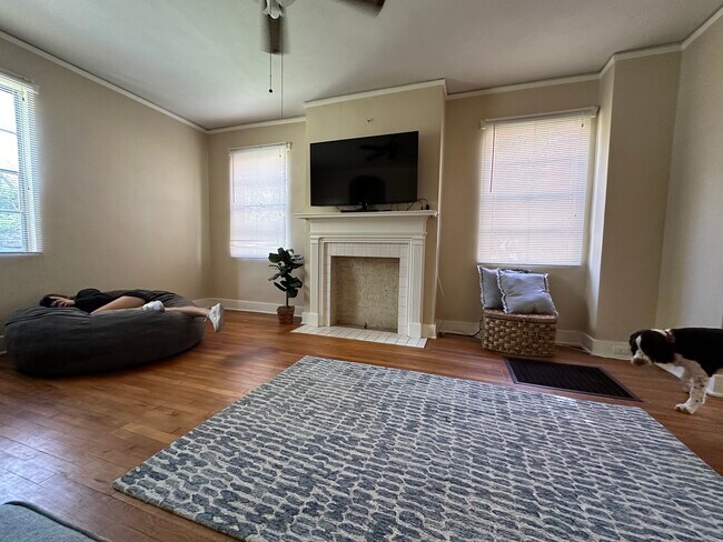 Foto del edificio - 1720 Saint Mary St