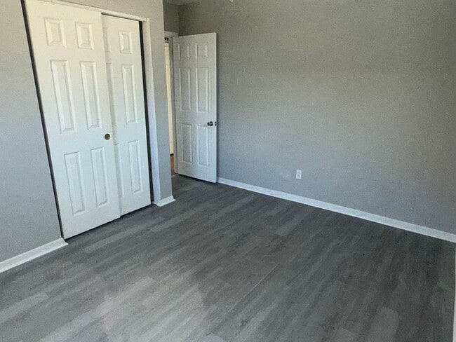 Foto del edificio - 345 Lynne Dr