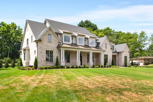 Foto del edificio - 8115 Devens Dr