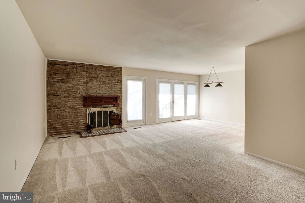 Foto principal - 3145 Eakin Park Ct