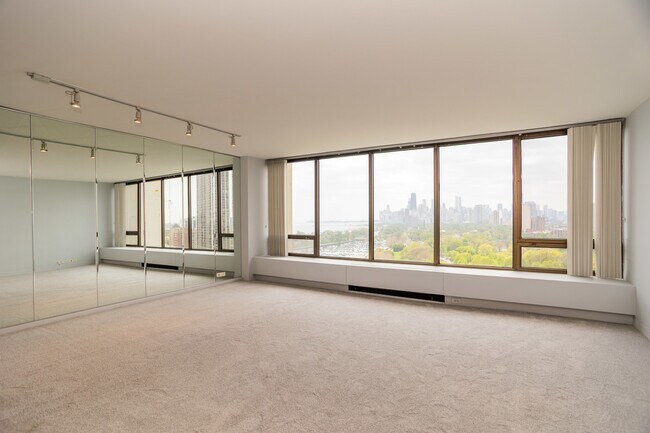 Building Photo - 2800 N Lake Shore Dr