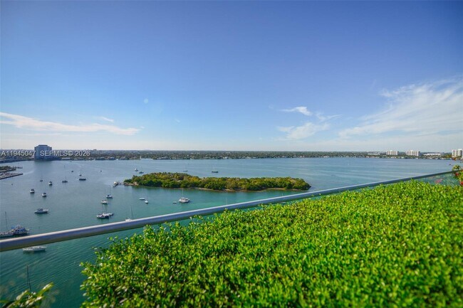Foto del edificio - 7934 West Dr