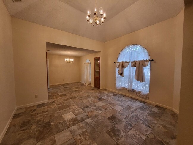 Building Photo - 1202 Shiloh Dr