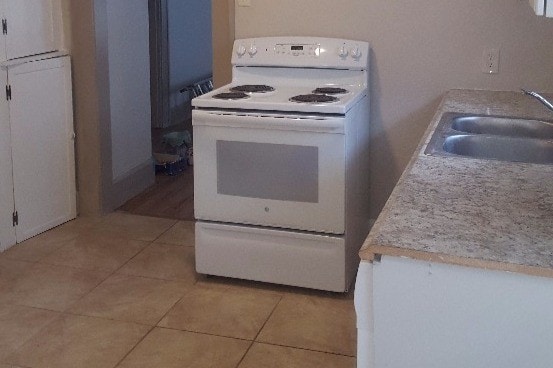 Kitchen - 1534 28th St N