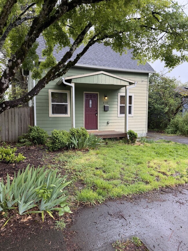 Foto del edificio - 6102 SW 85th Ave