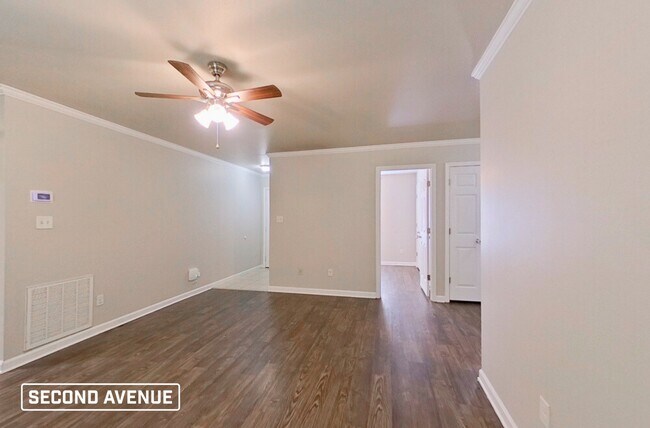 Building Photo - 203 Glenn Oak Dr