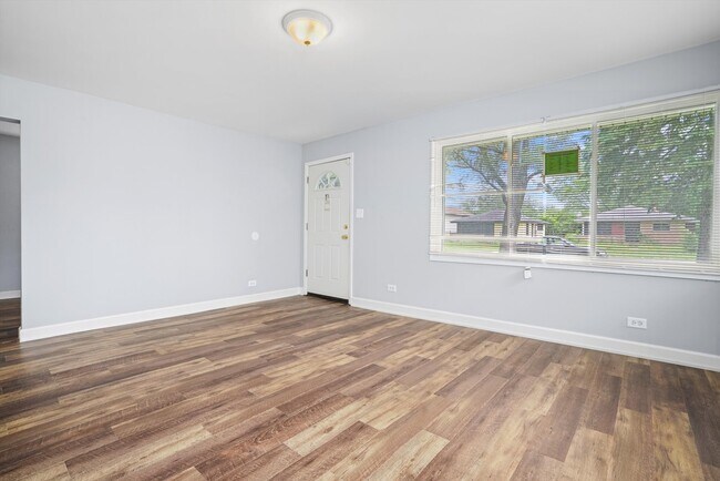 Building Photo - 16125 Marshfield Ave