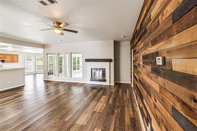 Foto del edificio - 2131 Post Wood Ln