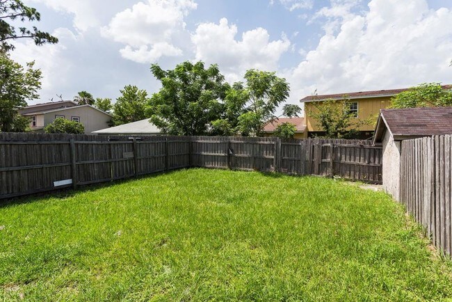 Building Photo - 739 LUCAYA DR. KISSIMMEE FL 34758
