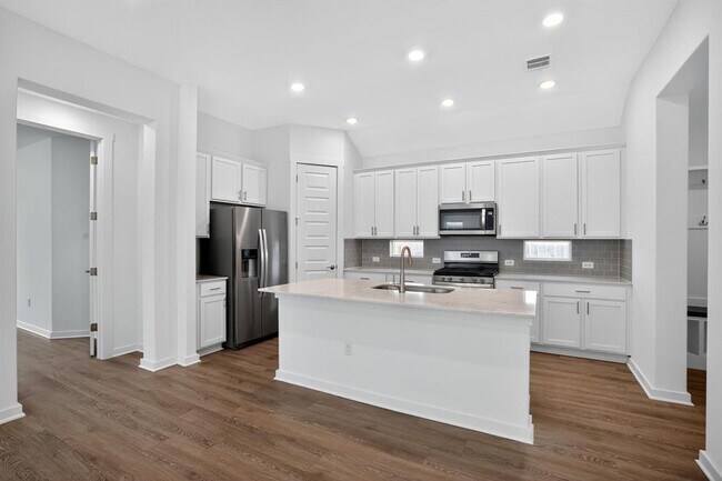 Foto del edificio - 2101 Centerline Ln