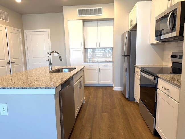 Foto del edificio - 1700 Daleside Ln