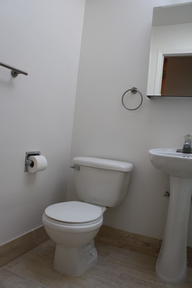 Building Photo - 1700 Page St