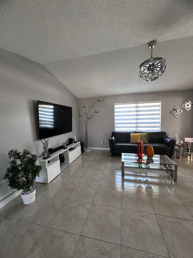 Building Photo - 2371 Kirkwall St