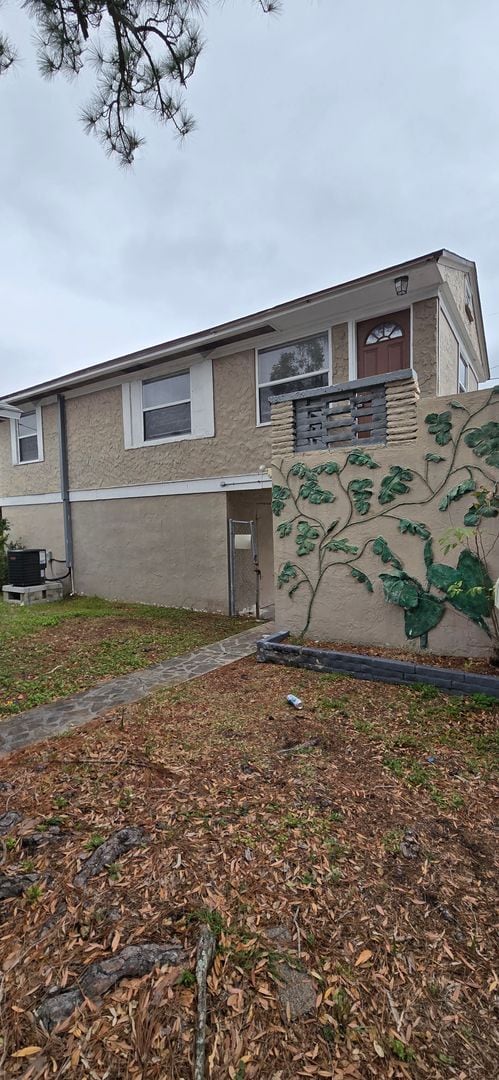 Building Photo - ONE BEDROOM ONE BATHROOM NEWLY RENOVATED A...