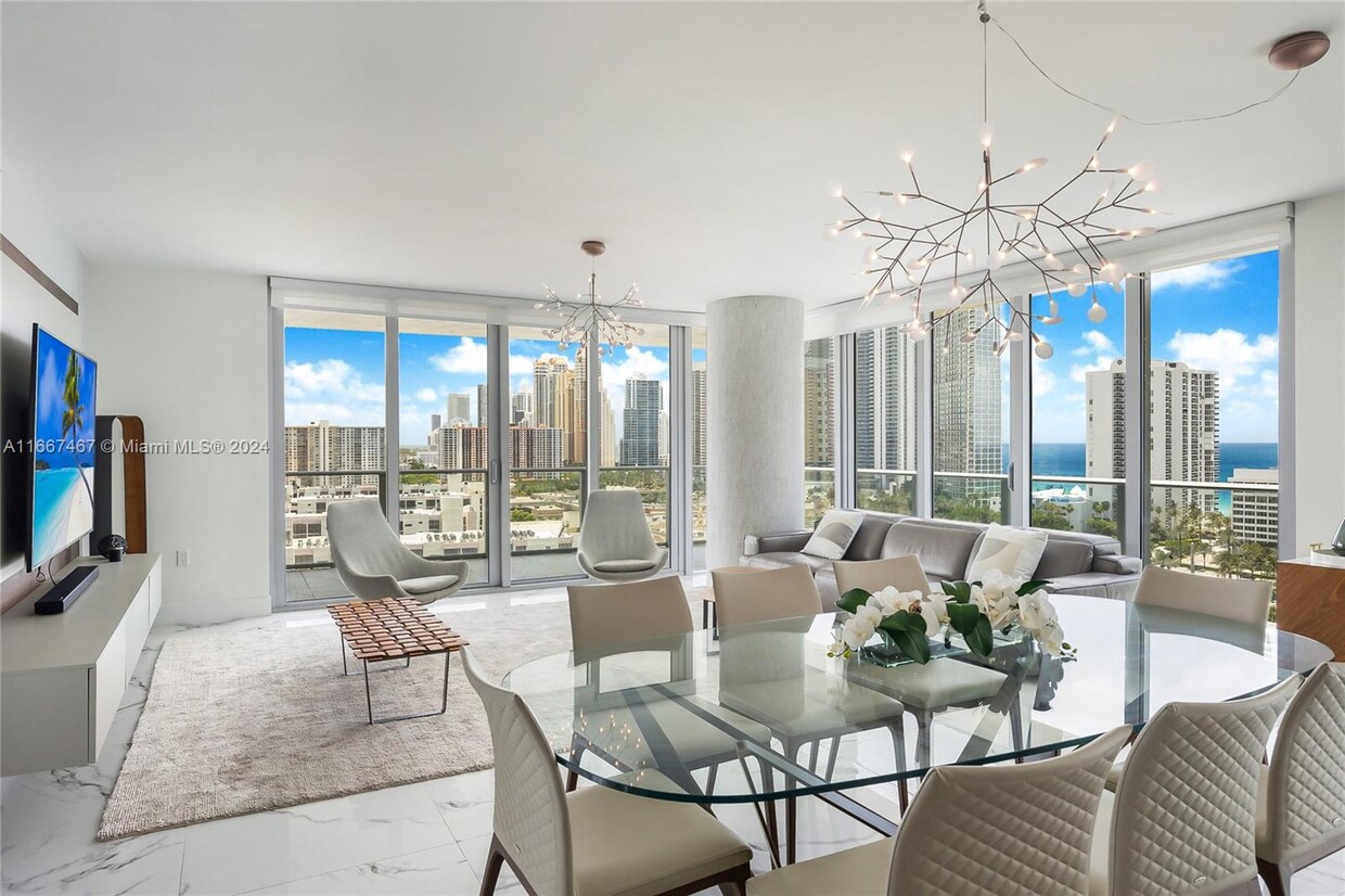 Foto principal - 300 Sunny Isles Blvd