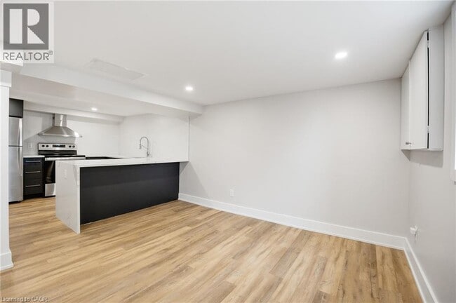 Building Photo - 329 Rosedale Ave