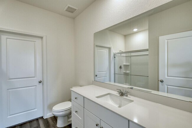 Building Photo - 217 Stonebrook Dr