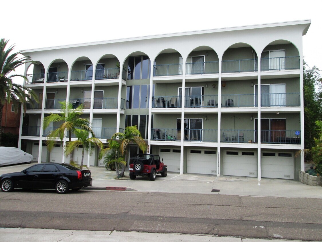 Remodeled 2BR Condo in the Heart of La Jolla House Rental in San