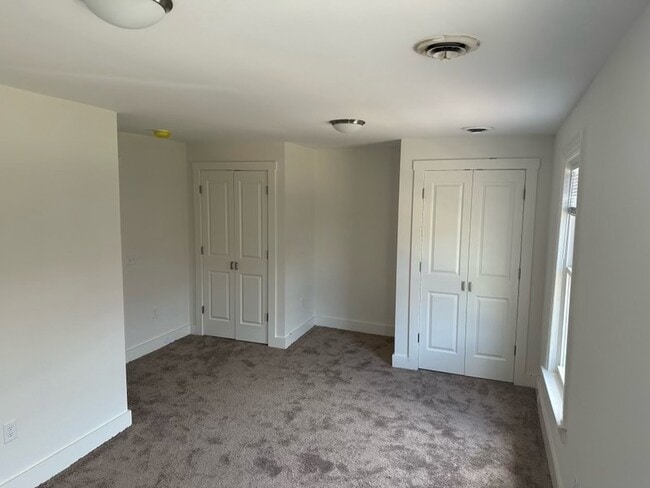 Building Photo - 201 Farnsworth Ave