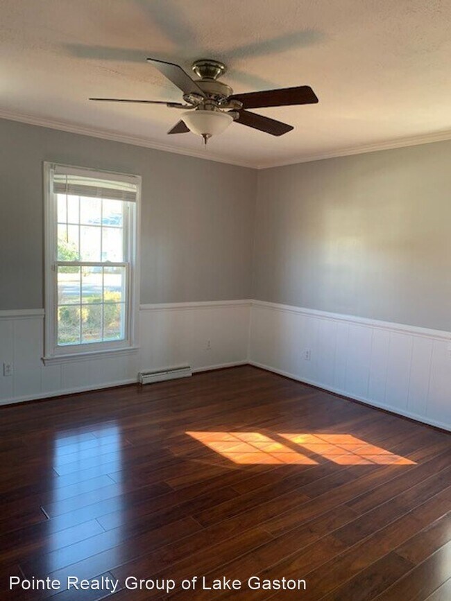 Foto del edificio - 3 br, 2 bath House - 214 E York Dr.