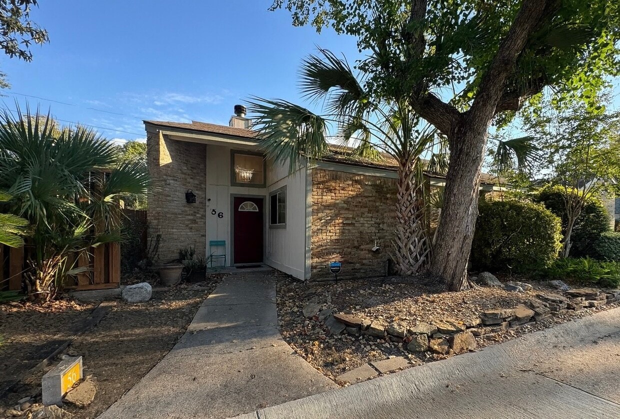 Foto principal - 12800 Briar Forest Dr