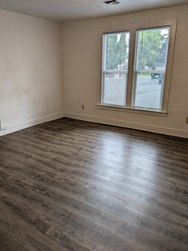 Building Photo - 2451 Biehn St