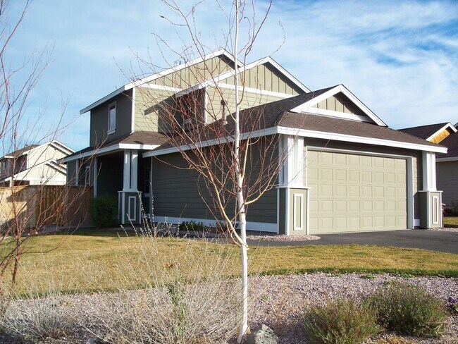 Building Photo - TAKE A LOOK AT THIS GORGEOUS HOME SITTING ...