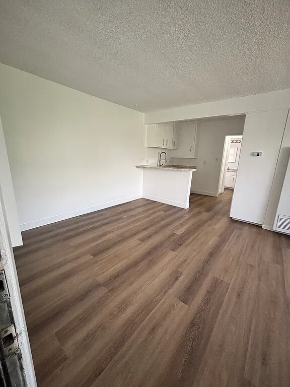 Building Photo - 9361 Cellini Ave