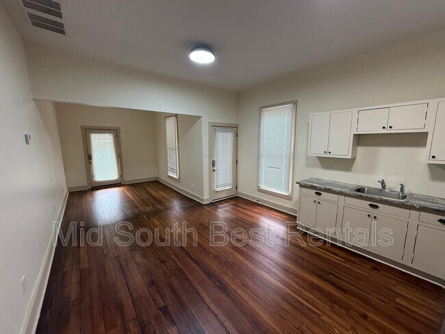 Foto del edificio - 2072 Cowden Ave
