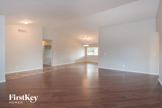 Foto del edificio - 9550 E Caldwell Dr