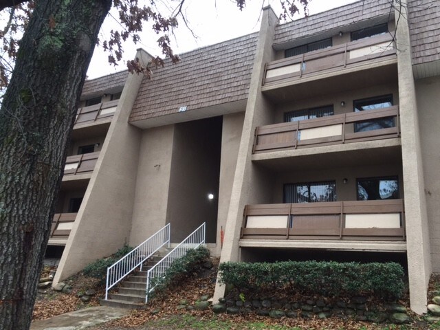 Building Photo - 915 Seminole Drive # 21 Chattanooga