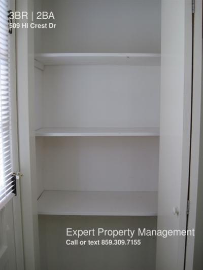 Foto del edificio - 509 Hi Crest Dr