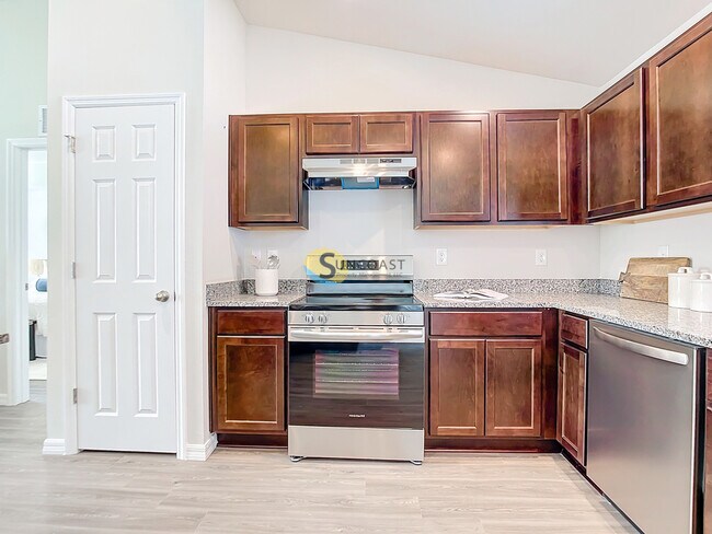 Foto del edificio - Beautiful 4BR/2BA Home in Cape Coral! - TO...