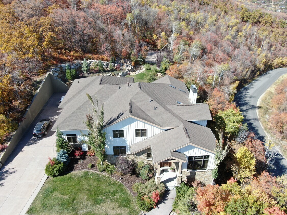 Primary Photo - 7083 Pinecrest Dr