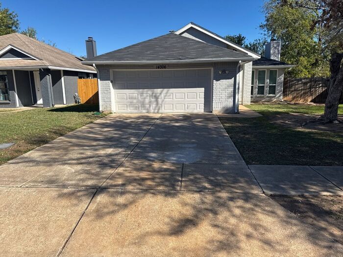 Foto principal - 14306 Vandever St