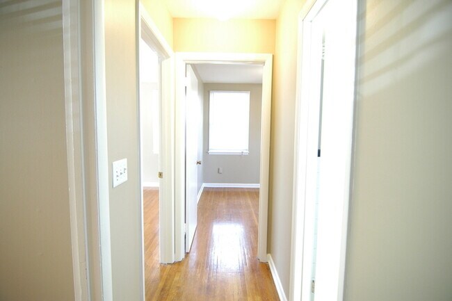 Building Photo - West Nashville Gem!!!