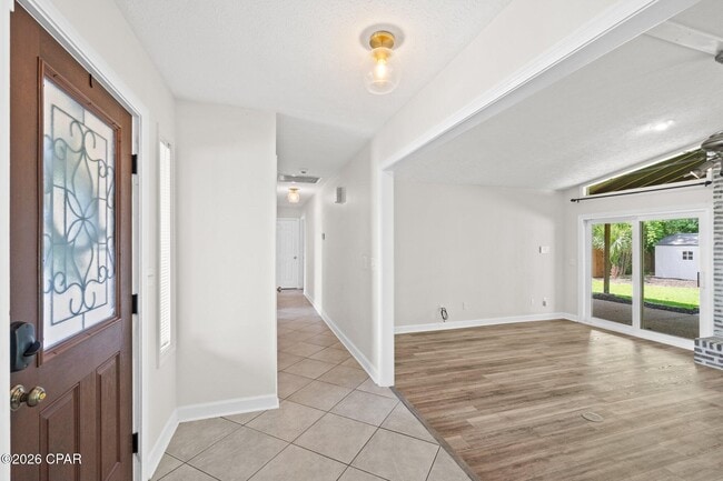 Building Photo - 136 Derby Woods Dr