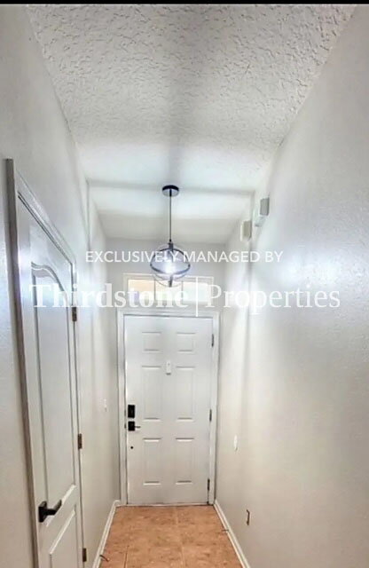 Foto del edificio - 6131 Bartram Village Dr