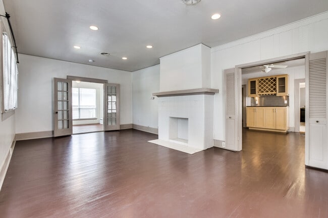 Photo - Rare & Classic Oak Lawn House | Great Location | Huge Backyard