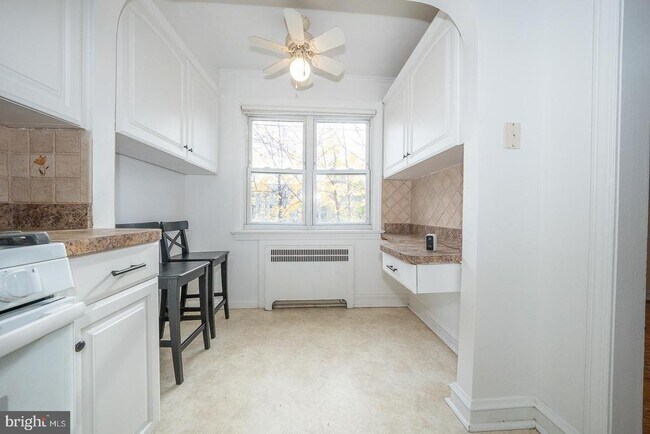 Foto del edificio - 232 Stoneway Ln