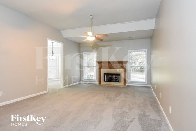 Building Photo - 127 Chickory Ln