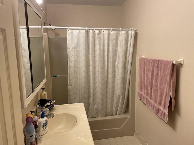 Building Photo - Elizabeth Ave