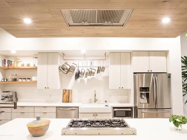 Building Photo - 803 54th St