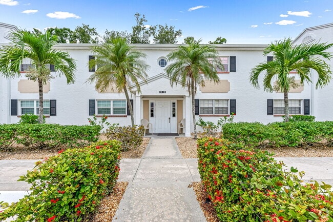 Building Photo - 1518 Edgewater Cir