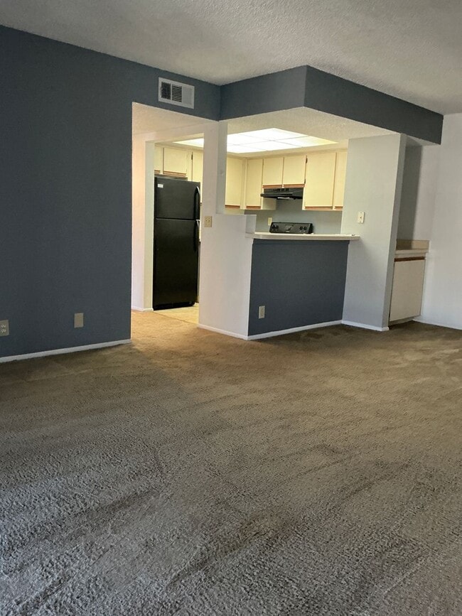 Building Photo - Midport 1 2nd floor Condo unit 1 bedroom 1...