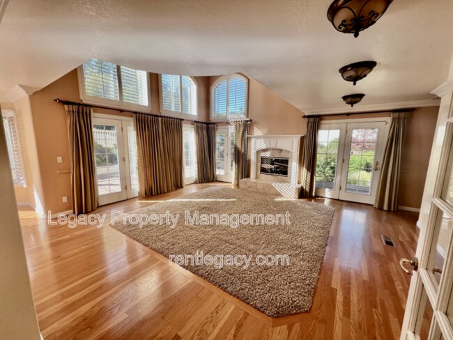 Foto del edificio - 2552 Cotswold Hill Dr