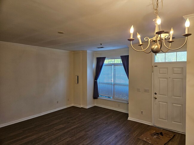 Foto del edificio - Great 3br/2.5ba N Raleigh Townhome in Bedf...