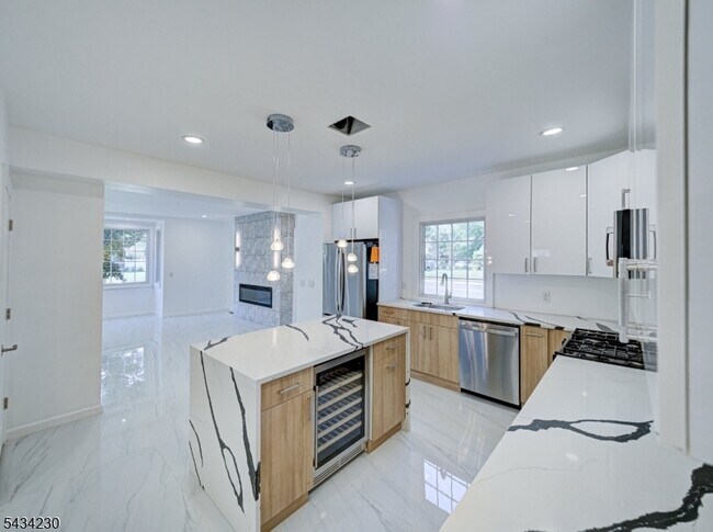 Building Photo - 217 Heywood Ave
