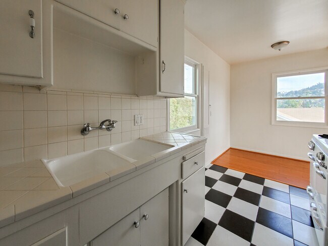 Foto del edificio - 1315 Talmadge St