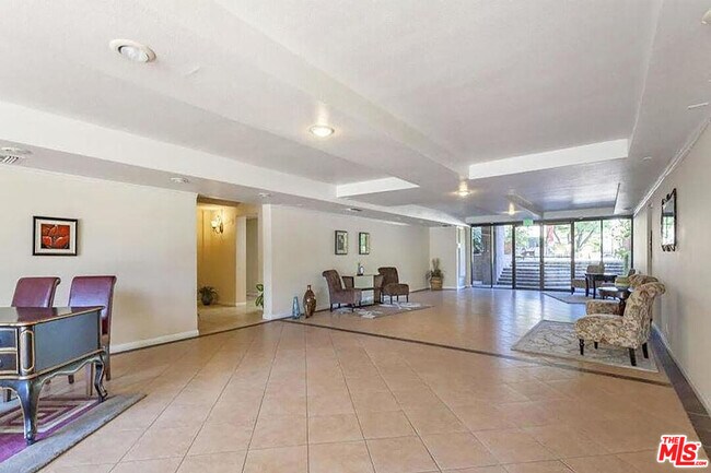 Foto del edificio - 16866 Kingsbury St